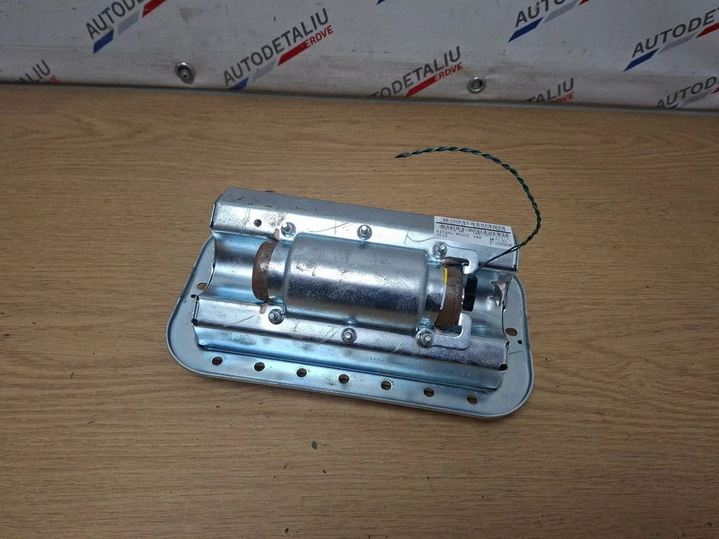 Kõrvalistuja turvapadi 9184119