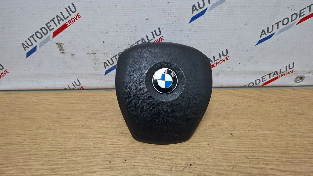 Steering wheel airbag 6780475