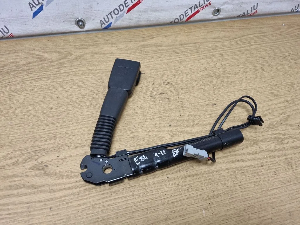 Front seatbelt buckle – BMW X1 E84 (2009-2015)