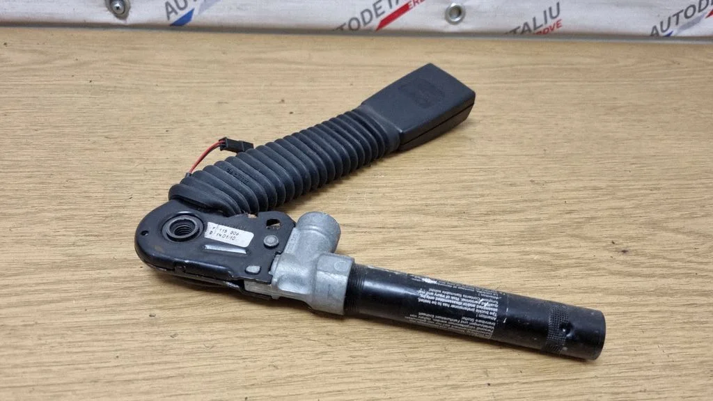 Priekšējās drošības jostas sprādze 9115306