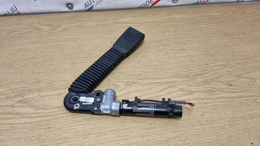 Priekšējās drošības jostas sprādze 9115306