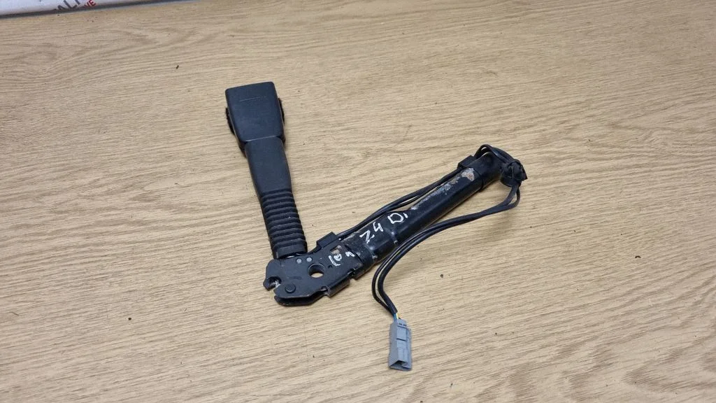 Front seatbelt buckle – BMW Z4 E89 (2009-2017)