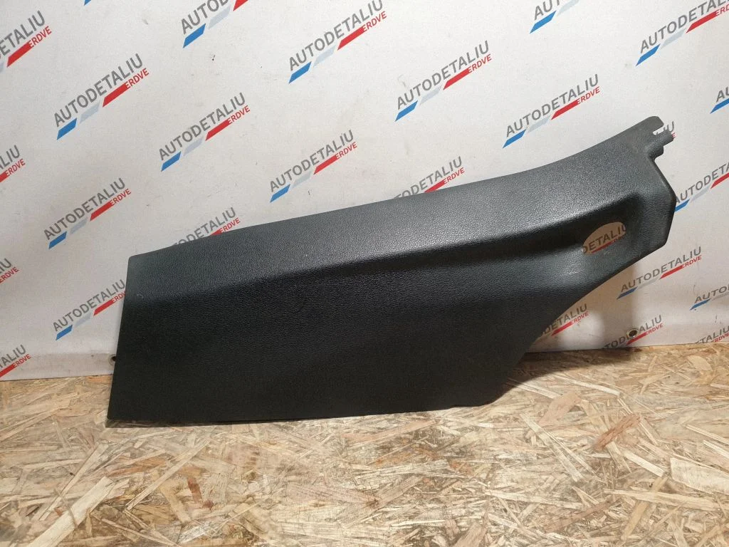 Osłona słupka D (dolna) 7323665