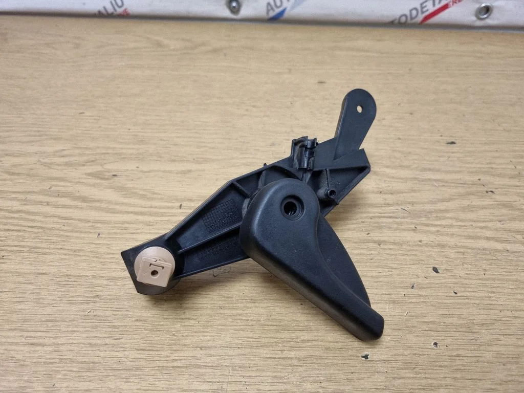 Engine bonnet (hood) release handle 7148521