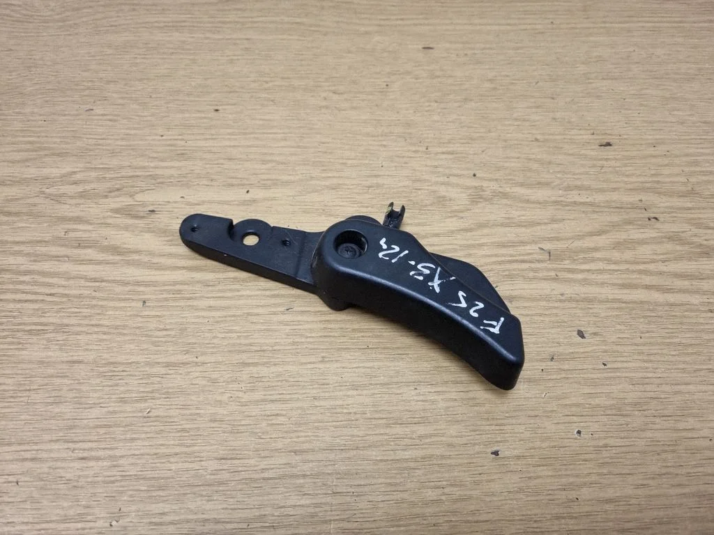 Engine bonnet (hood) release handle – BMW X3 F25 (2010-2017)