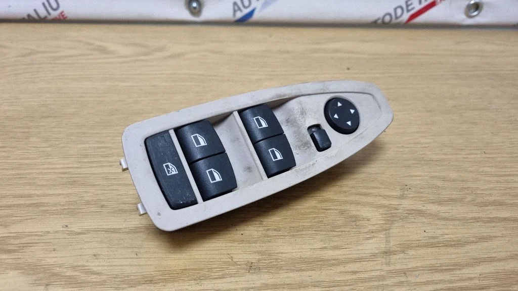 Elektrisko logu slēdzis 9208110