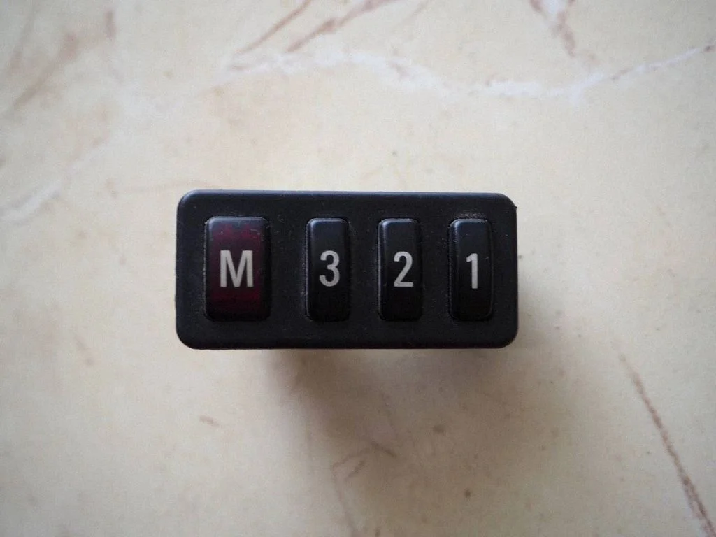 Sēdekļu atmiņas slēdzis (-ži) 8252160