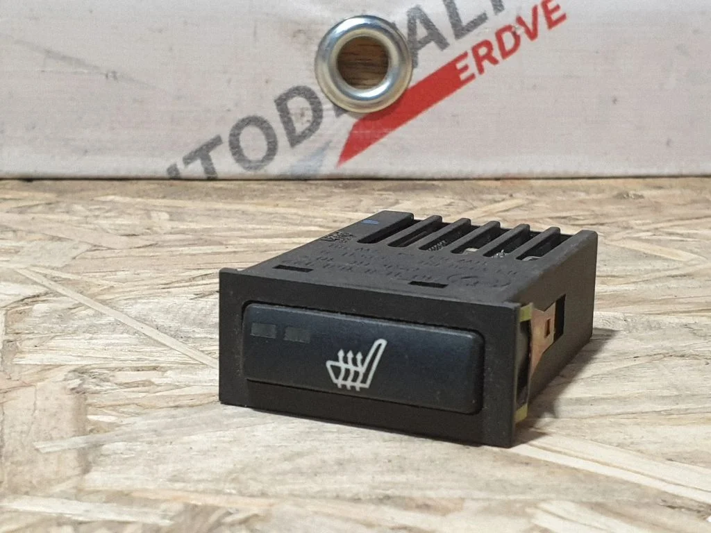 Sēdekļu apsildes slēdzis 8368922