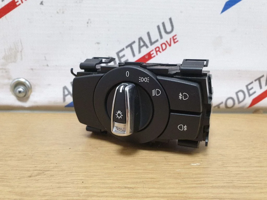 Gaismu slēdzis 9169415