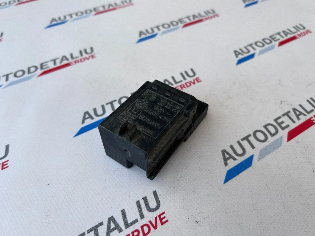 Kvēlsveču priekšuzsildes relejs 2246473