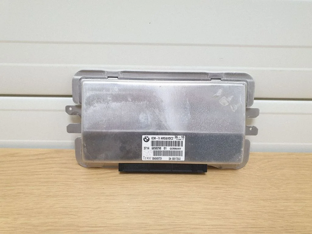 Balstiekārtas vadības bloks 6850298