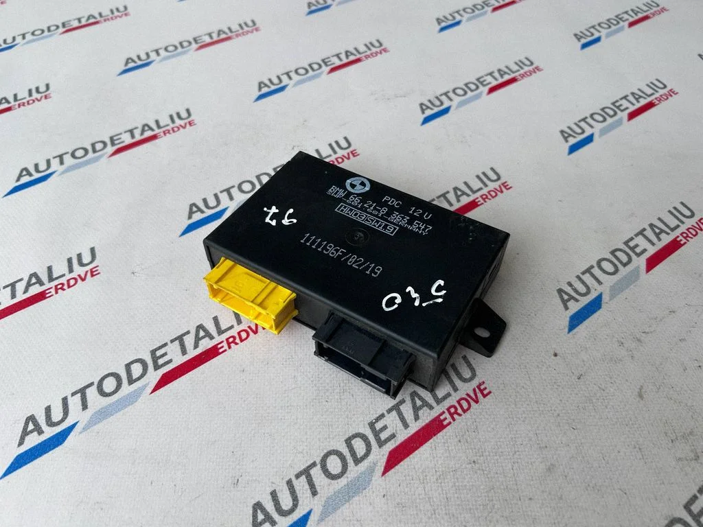 Parkošanās (PDC) sensoru vadības bloks 8363547