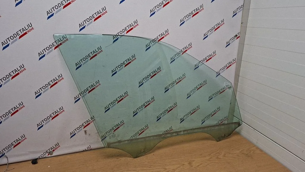 Front door window glass four-door 7137014
