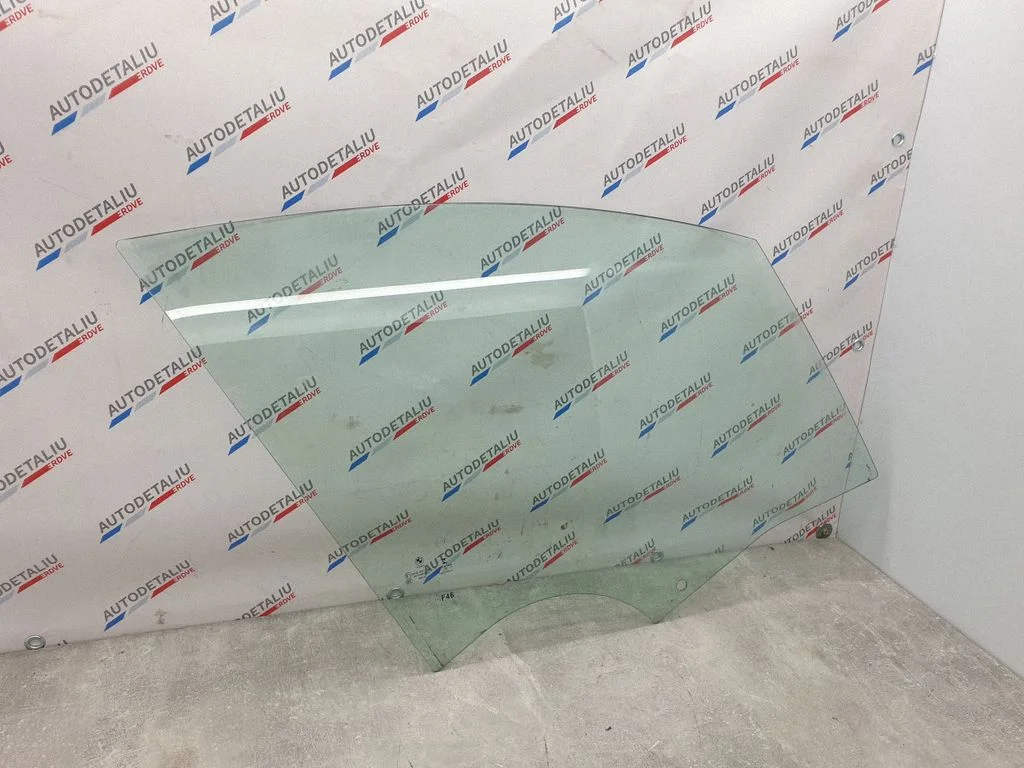 Front door window glass four-door – BMW 2 Series F46 (2015-)