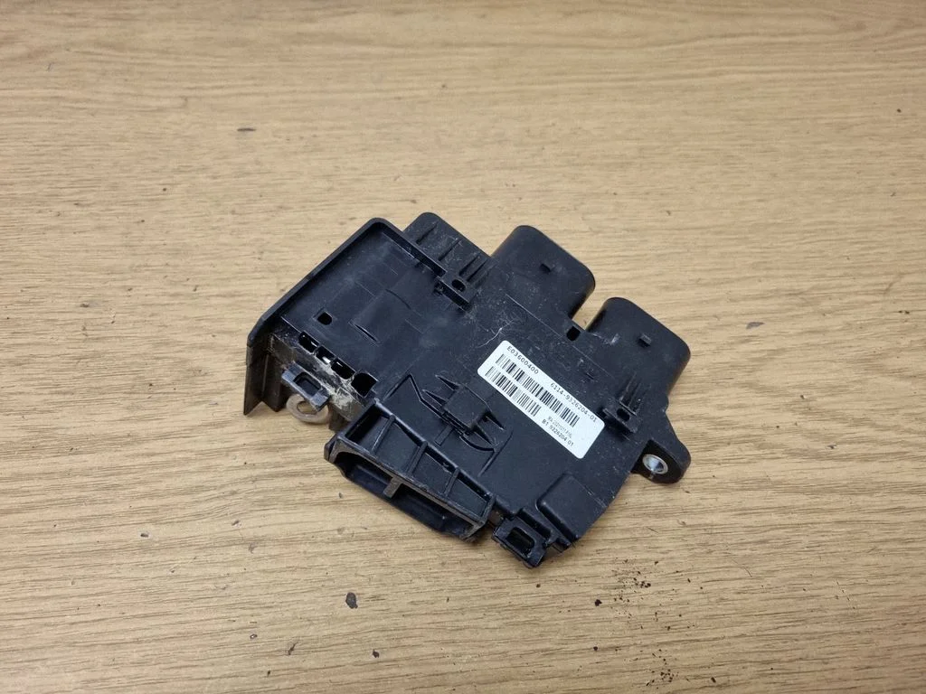 Plussjuhtmete ühendussõlm 9326204