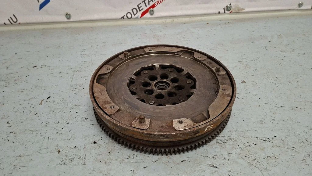Dual mass flywheel – BMW 5 Series F10 F11 (2009-2016)