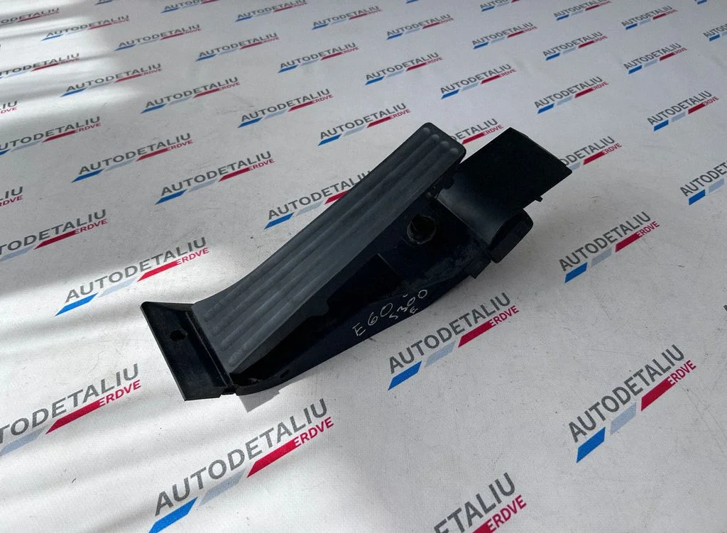 Accelerator throttle pedal – BMW 6 Series E63 E64 (2002-2010)