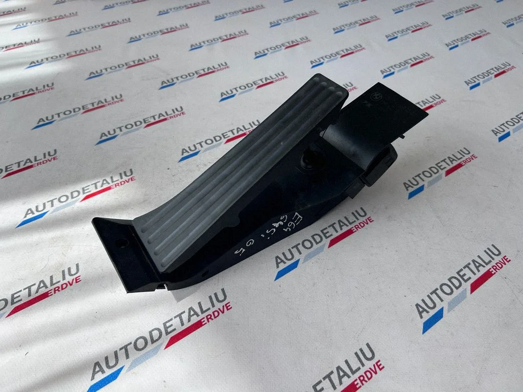 Accelerator throttle pedal – BMW 6 Series E63 E64 (2002-2010)