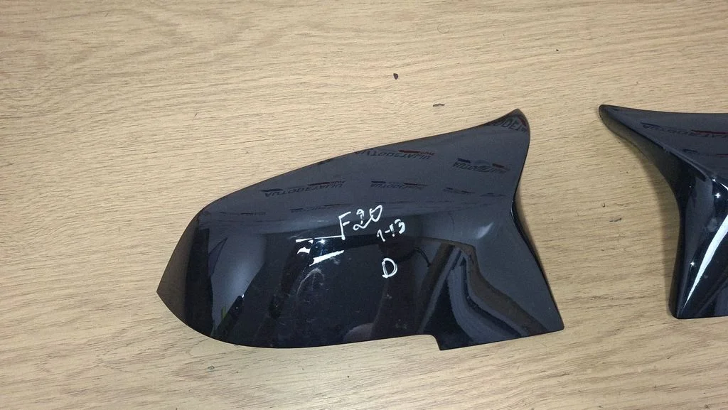 Spoguļa plastmasas apdare