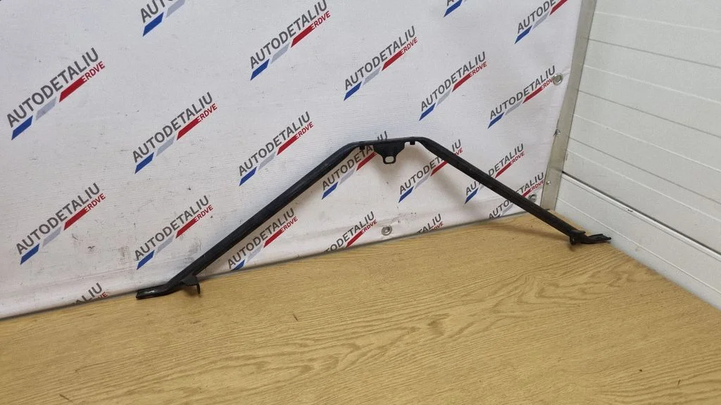 Radiatoru paneļa kronšteins 7033745