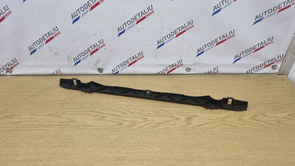Radiatoru paneļa kronšteins 7347596