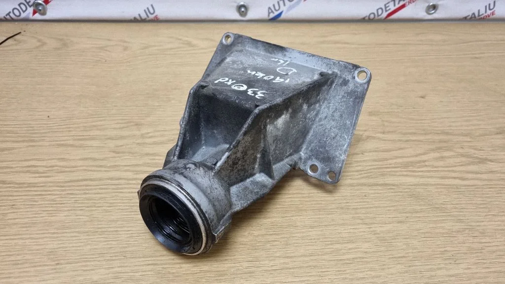 Wspornik łożyska półosi – BMW Seria 3 F30 F35 F31 (2012-2018)