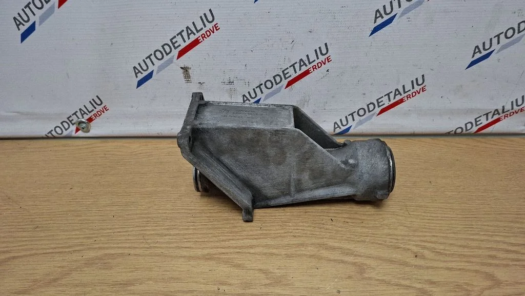 Pusass balstgultņa kronšteins 7552540