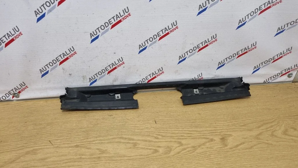 Radiator trim 7050650