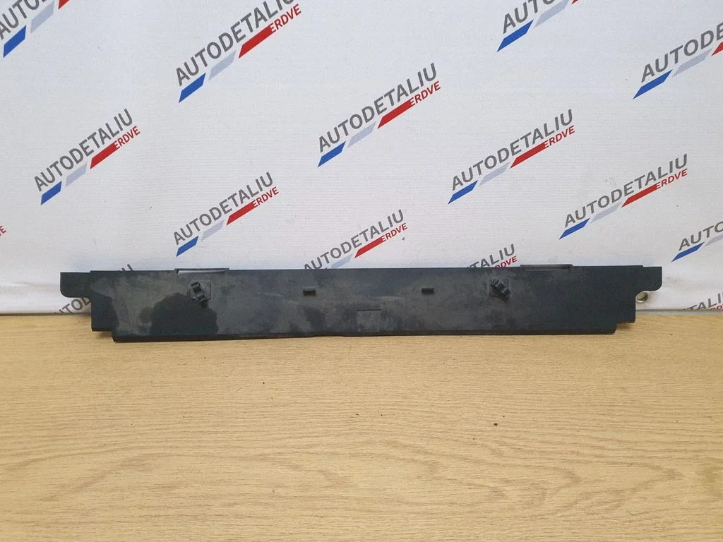 Radiatoru paneļa augšējā daļa – BMW 3. sērija F30 F35 F31 (2012-2018)