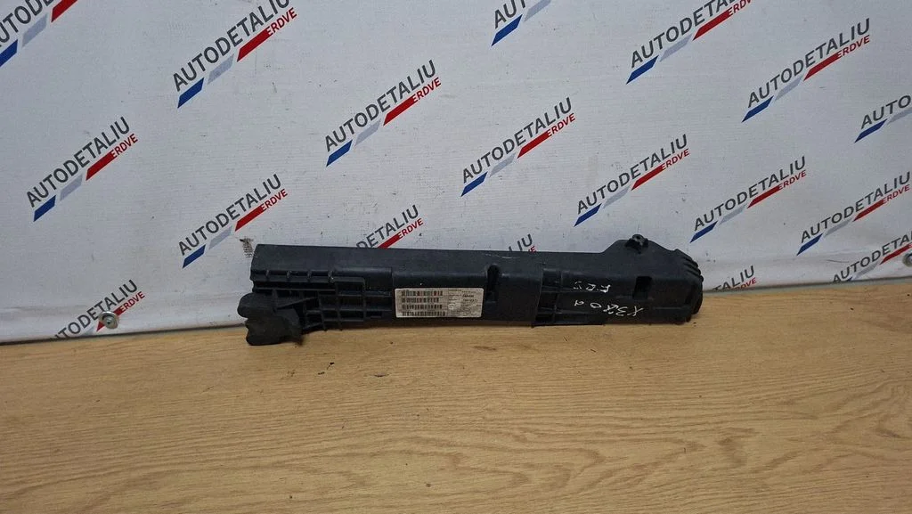 Radiatoru paneļa sānu daļa 7593838