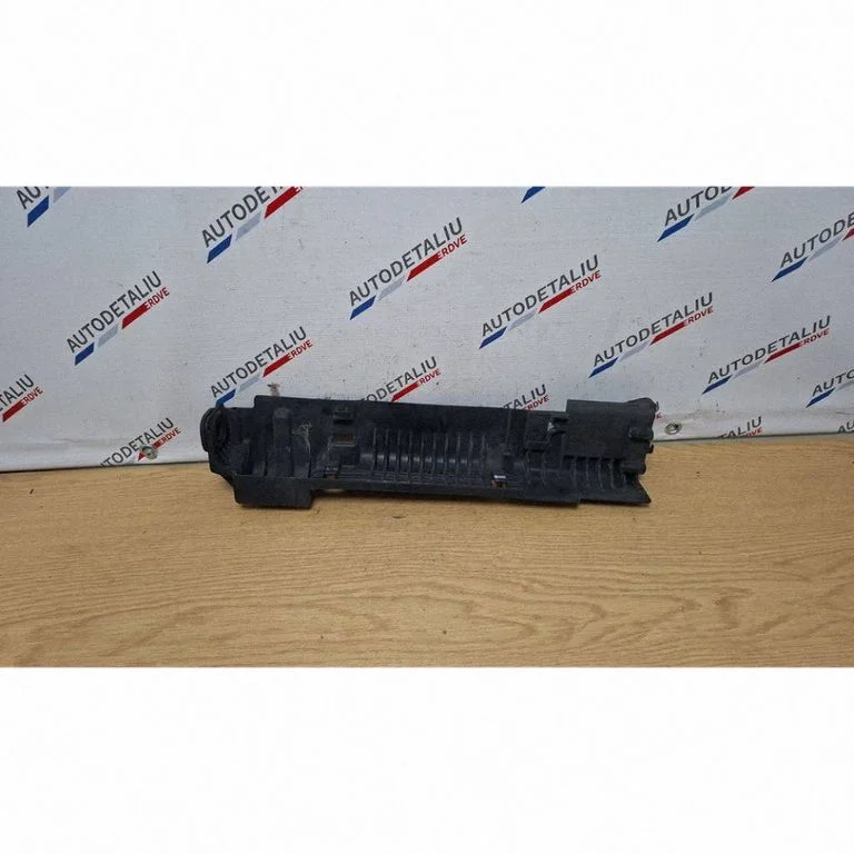 Radiatoru paneļa sānu daļa 7593839