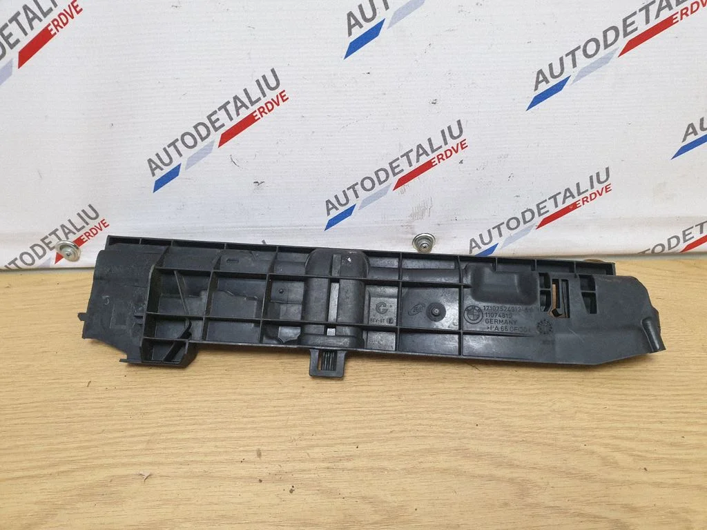 Radiatoru paneļa sānu daļa 7524912