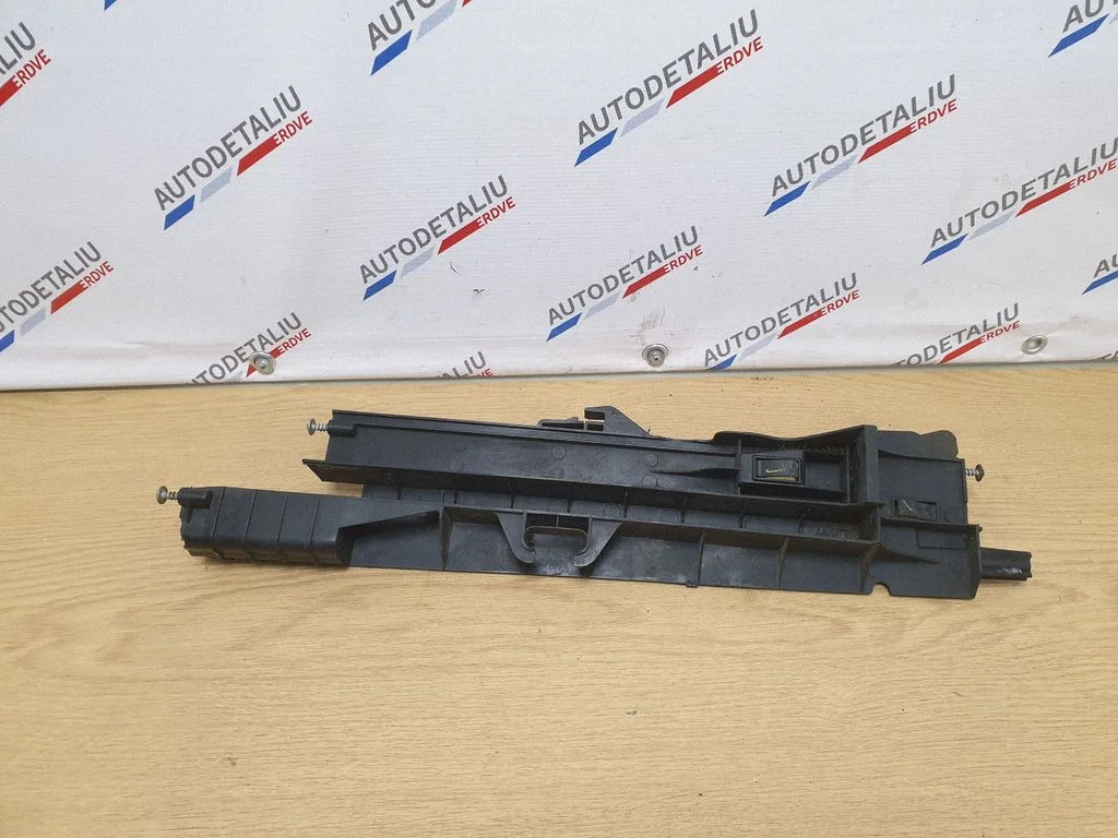 Radiaatori tugipaneeli külgosa 7799762