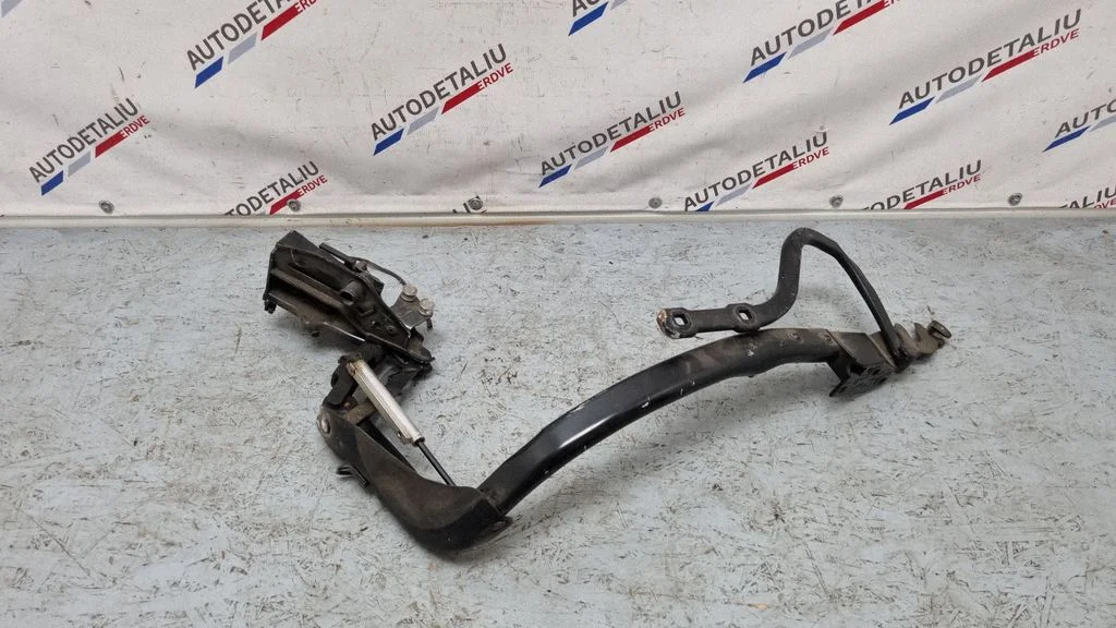 Convertible roof hinge – BMW 3 Series E92 E93 (2005-2014)