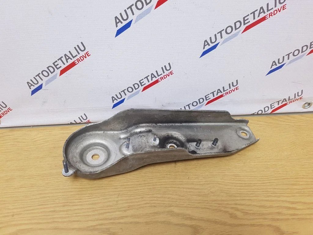 Cita aizmugurējās balstiekārtas detaļa 6782840
