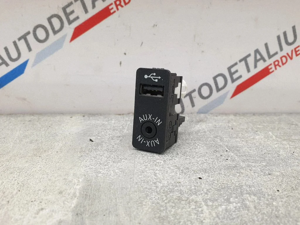 USB ligzda – BMW 4. sērija F32 F33 (2013-2020)