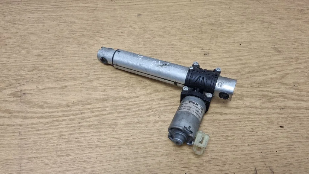 Seat adjustment motor 9168755