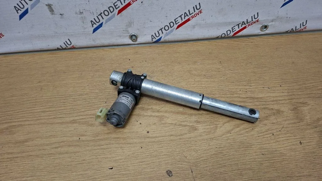 Seat adjustment motor 9168758