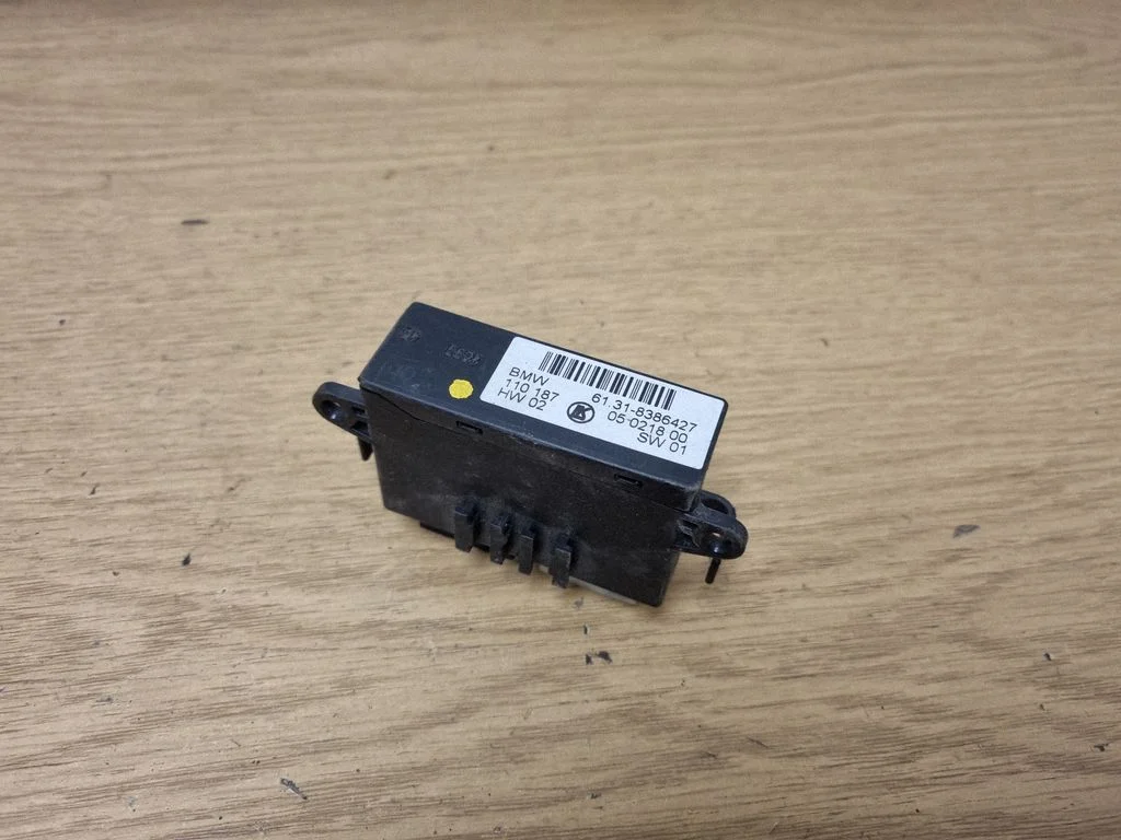 Külgpeeglite juhtmoodul – BMW 3-seeria E46 (1998-2005)