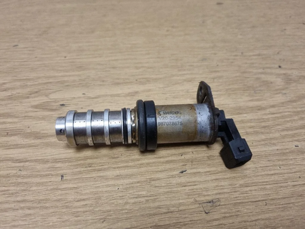 Nukkvõlli faasinihke klapp (VANOS-klapp) V202954