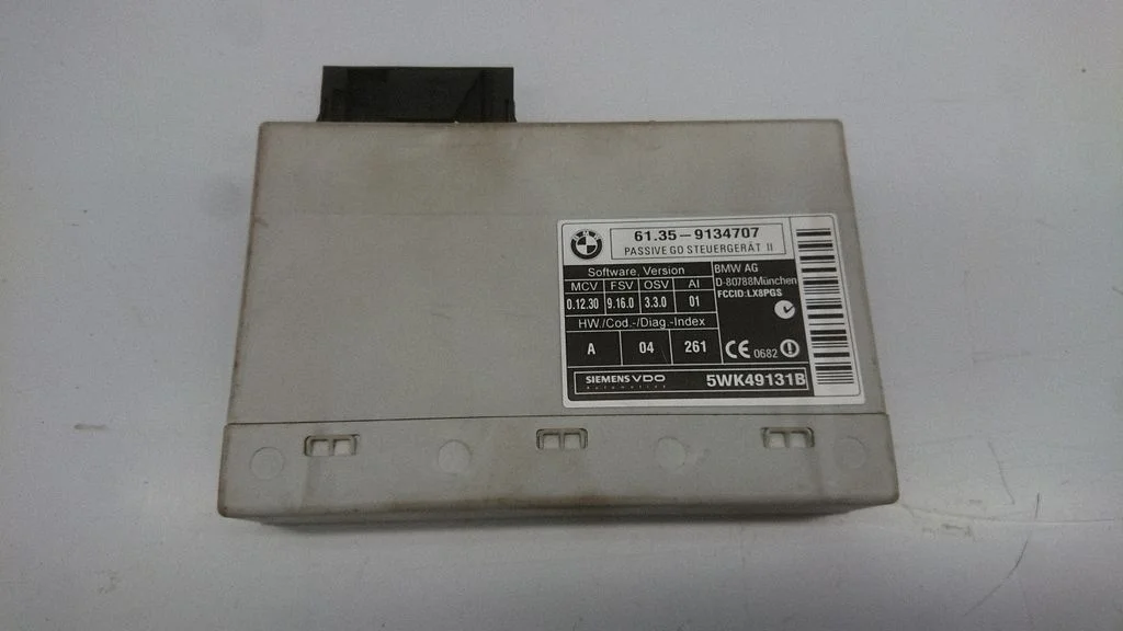 Bezatslēgas sistēmas KESSY (keyless) vadības bloks/modulis – BMW X5 E70 (2006-2013)