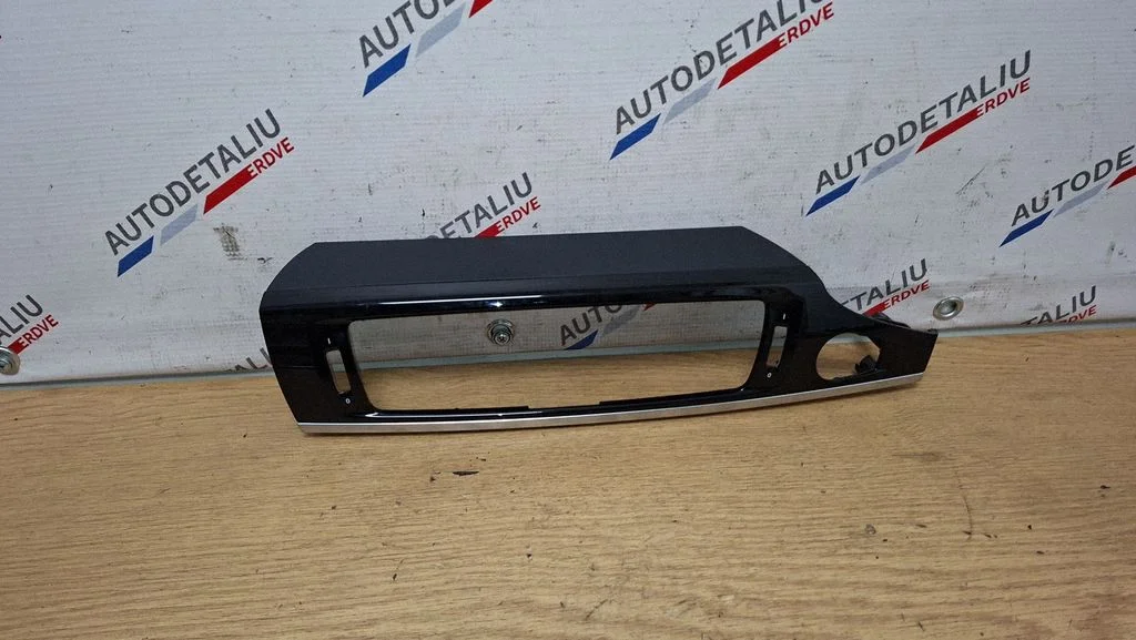 Paneļa apdare 9257230
