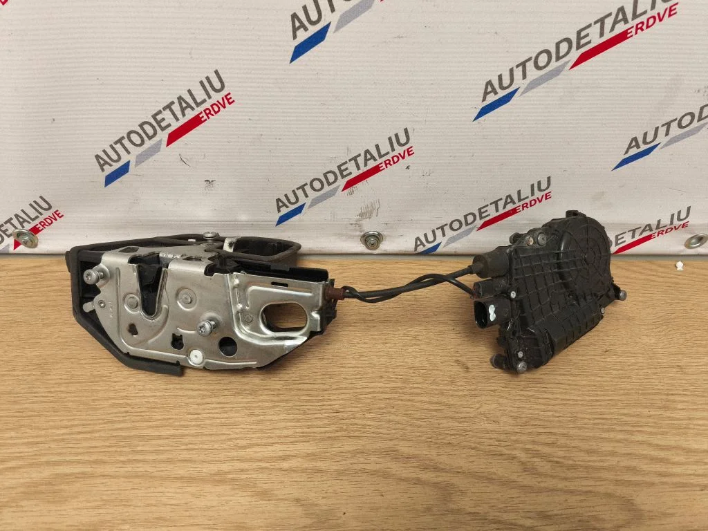 Tagaukse pehmesulgemise mootor – BMW 7-seeria F01 F02 F03 F04 (2008-2016)