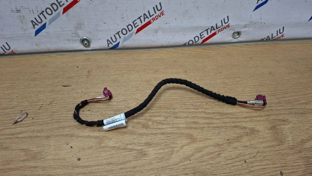 Audio sistēmas vadu instalācija 74558010