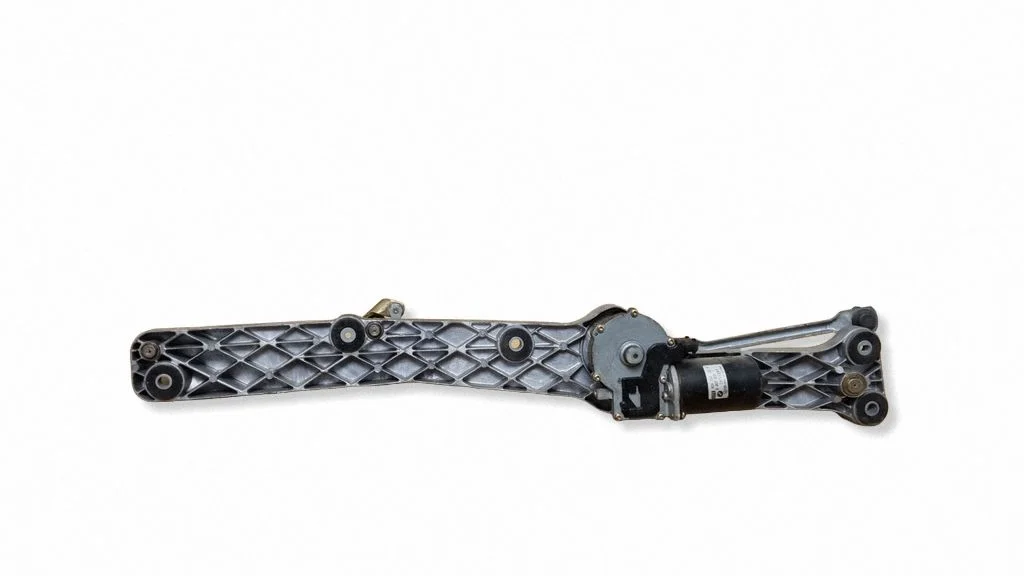 Front wiper linkage and motor – BMW 5 Series E39 (1996-2003)