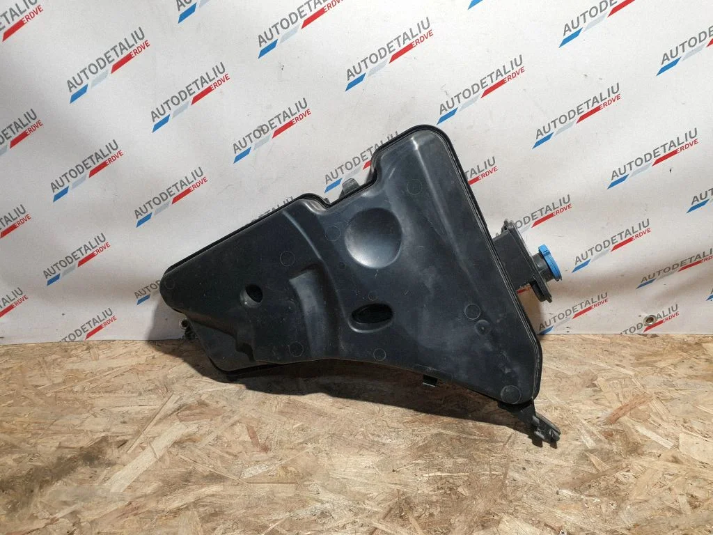 Windshield washer fluid reservoir/tank – BMW 5 Series G30 G31 G38 (2016-)