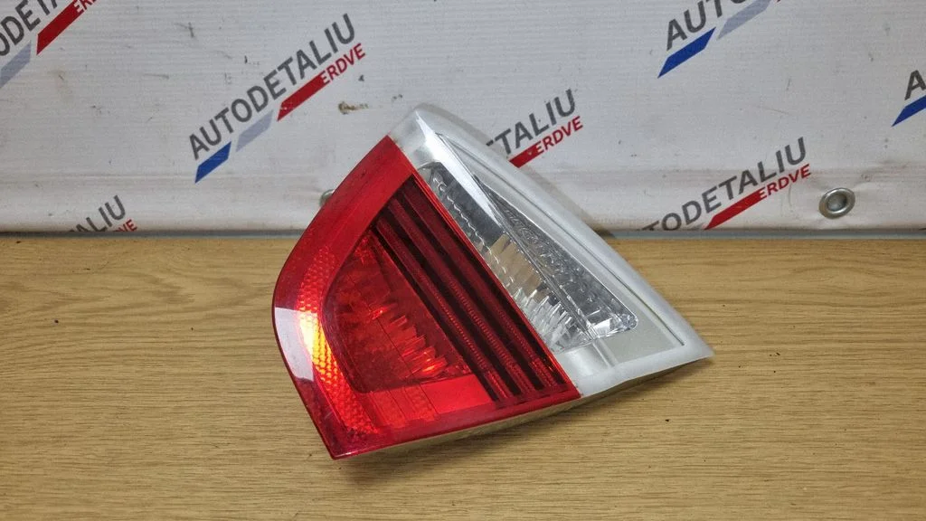 Tailgate rear/tail lights – BMW 3 Series E90 E91 (2005-2012)