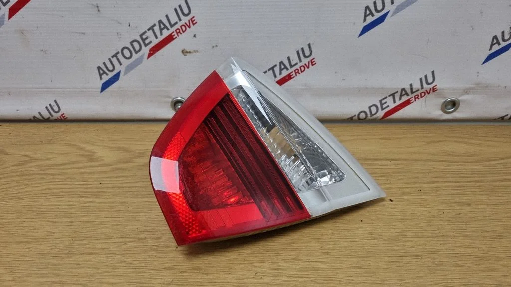 Tailgate rear/tail lights – BMW 3 Series E90 E91 (2005-2012)