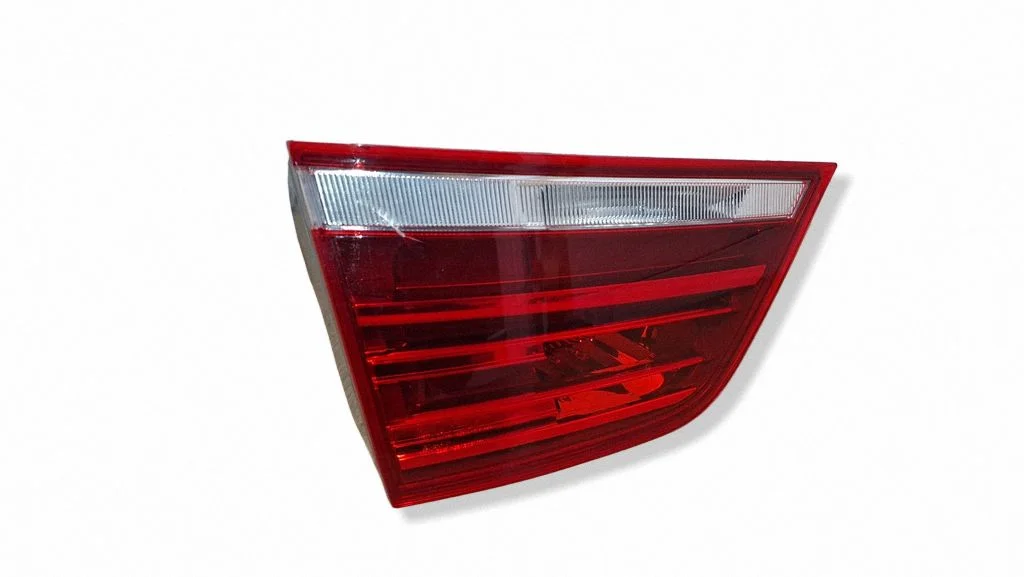 Aizmugurējais lukturis bagāžnieka vākā – BMW X3 F25 (2010-2017)