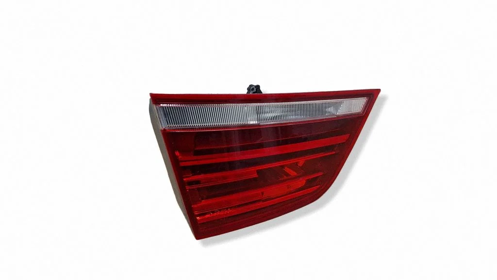 Aizmugurējais lukturis bagāžnieka vākā – BMW X3 F25 (2010-2017)
